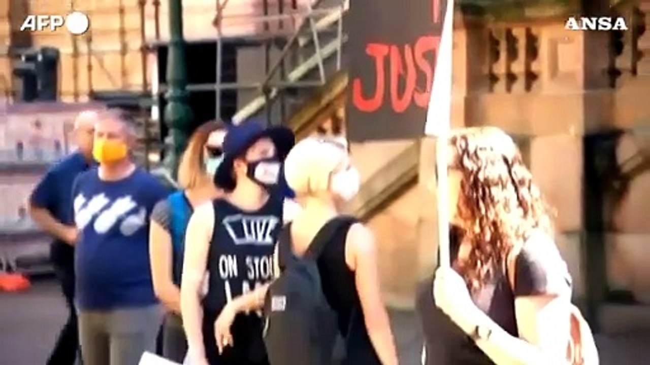 La marcia delle australiane, in nero contro le violenze