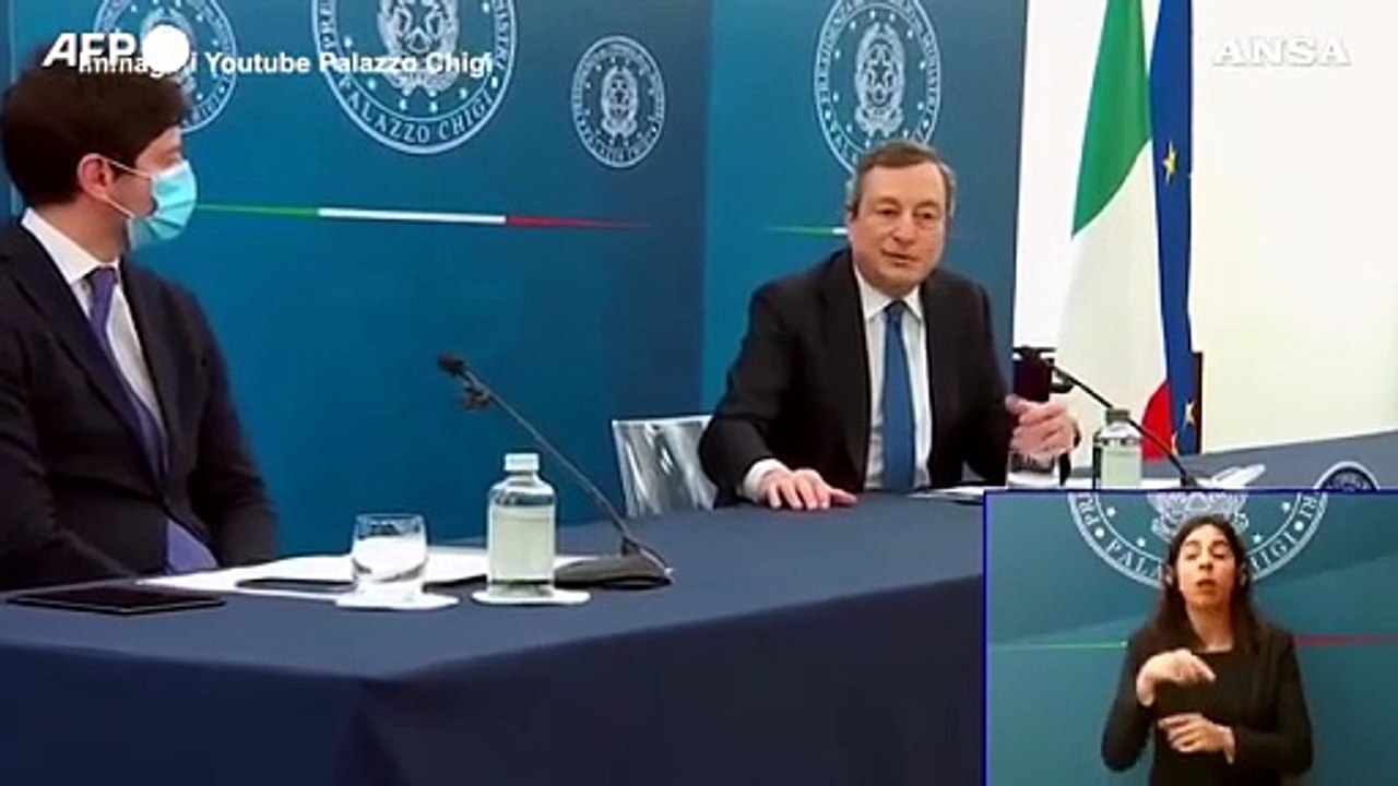 Draghi: "Scuole aperte in zona rossa, legge per i vaccini ai sanitari"
