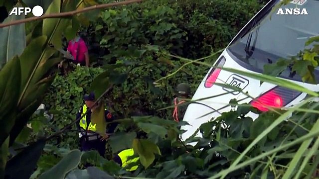 Un treno deraglia e fa strage a Taiwan, decine i morti