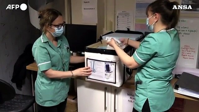Vaccini, iniziata nel Regno Unito la somministrazione di Moderna