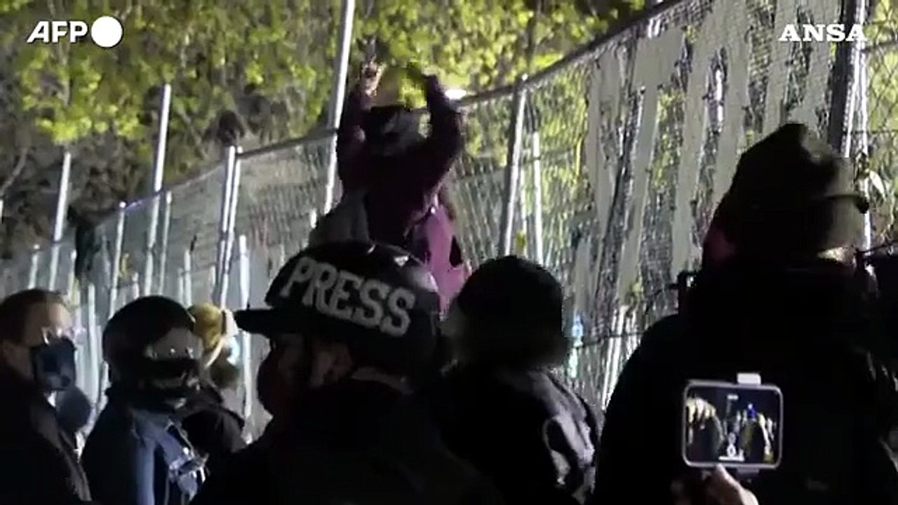 Minneapolis, settima notte di proteste per l'omicidio Wright