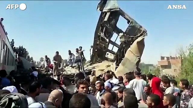 Egitto, spaventoso incidente ferroviario: due treni si scontrano a Tahta