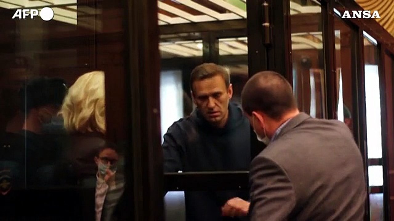 Giallo sulla salute di Navalny, ma per Mosca "sta bene"