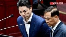 漏網鏡頭》列席北市議會接受洪健益質詢  蔣萬安「燒腦」表情曝光