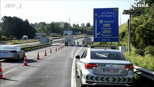 Il Portogallo riapre il confine con la Spagna
