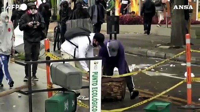 Colombia, proteste a Bogota' per la riforma fiscale proposta dal governo