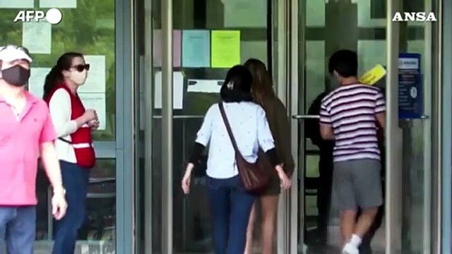 Usa, gli adolescenti ricevono la loro prima dose di vaccino Pfizer