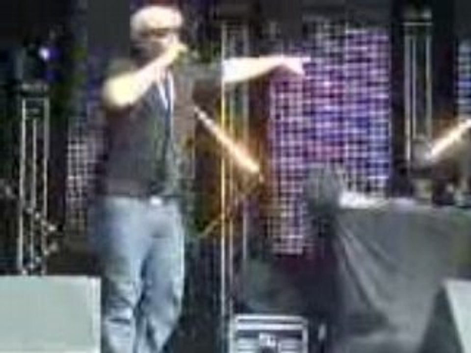 James deano au 100 conteste