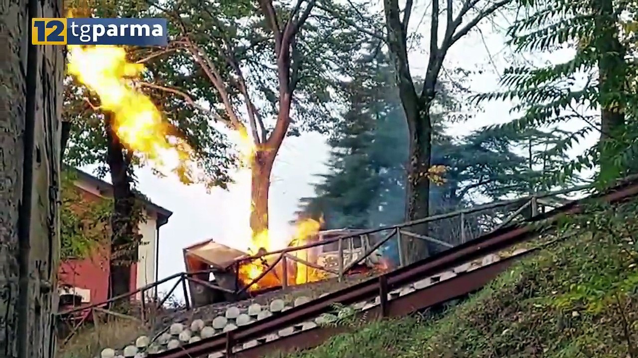 MARZOLARA, AUTO CONTRO COLONNINA DEL GAS: DUE D...