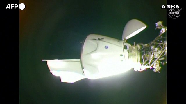 SpaceX, la Crew Dragon 2 attracca alla Stazione Spaziale Internazionale
