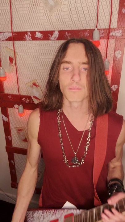 Hey I’m Sugar Red and you’re listening to my new song ‘Sugar Head’  #metalcore #metalhead #guitar #newsong