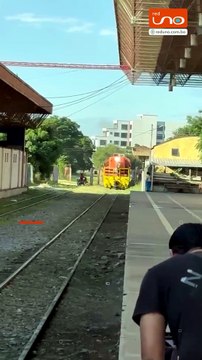 #Comunidad l Llega el Tren Expreso Oriental al andén de la Terminal Bimodal de Santa Cruz para su viaje Inaugural en la Ruta Santa Cruz - Puerto Quijarro.