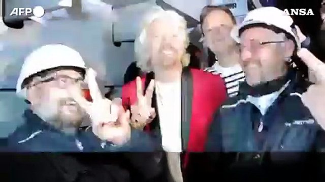 Spazio, il magnate britannico Branson in orbita prima di Bezos