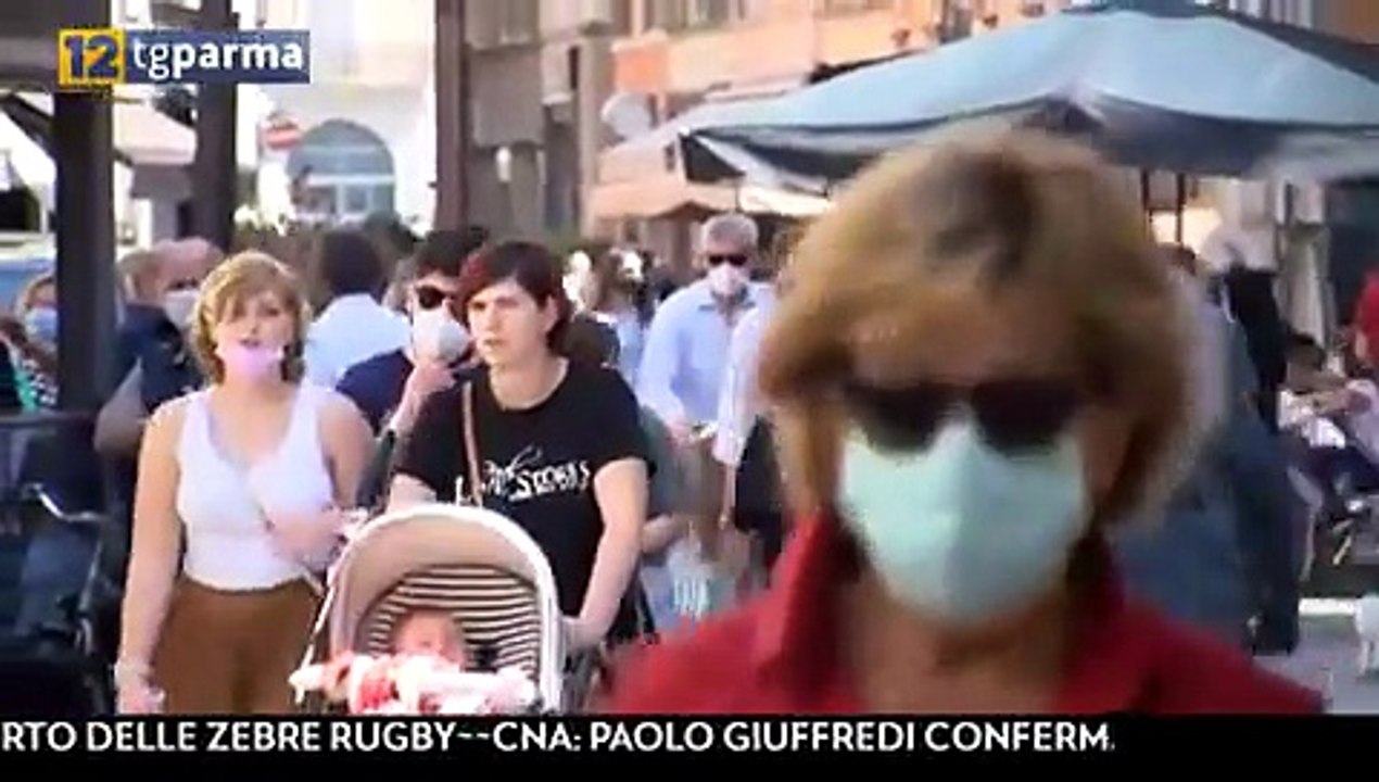 Più mascherine all'aperto