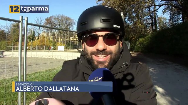PARCO DUCALE, I PARMIGIANI DAVANTI AL LAGHETTO VUOTO: STRANO, MA DOVEROSO | PARCO DUCALE, I PARMIGIANI DAVANTI AL LAGHETTO VUOTO: STRANO, MA DOVEROSO