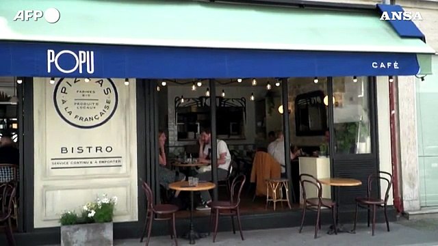 Francia, ristoranti aperti anche al chiuso e coprifuoco posticipato