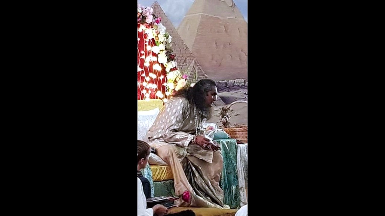 Swami Vishwananda teaching Gurupurnima 2022