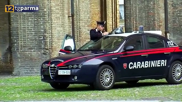 Aggredisce passanti e carabinieri in piazzale della Pace: arrestato un marocchino - Video
