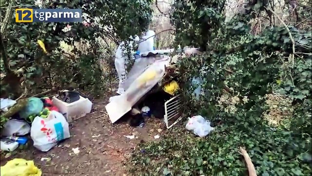 TANTE PERSONE IN PIAZZA PER RICORDARE MILOUD, MORTO DI FREDDO A PARMA | TANTE PERSONE IN PIAZZA PER RICORDARE MILOUD, MORTO DI FREDDO A PARMA