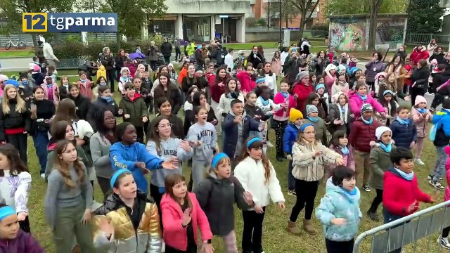TORRILE, MILLE GIOVANISSIMI IN PIAZZA PER LA FESTA DEI DIRITTI | TORRILE, MILLE GIOVANISSIMI IN PIAZZA PER LA FESTA DEI DIRITTI