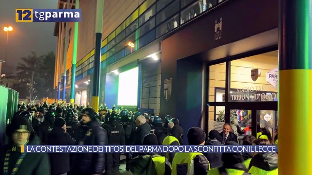 LA CONTESTAZIONE DEI TIFOSI DEL PARMA DOPO LA SCONFITTA CON IL LECCE | LA CONTESTAZIONE DEI TIFOSI DEL PARMA DOPO LA SCONFITTA CON IL LECCE