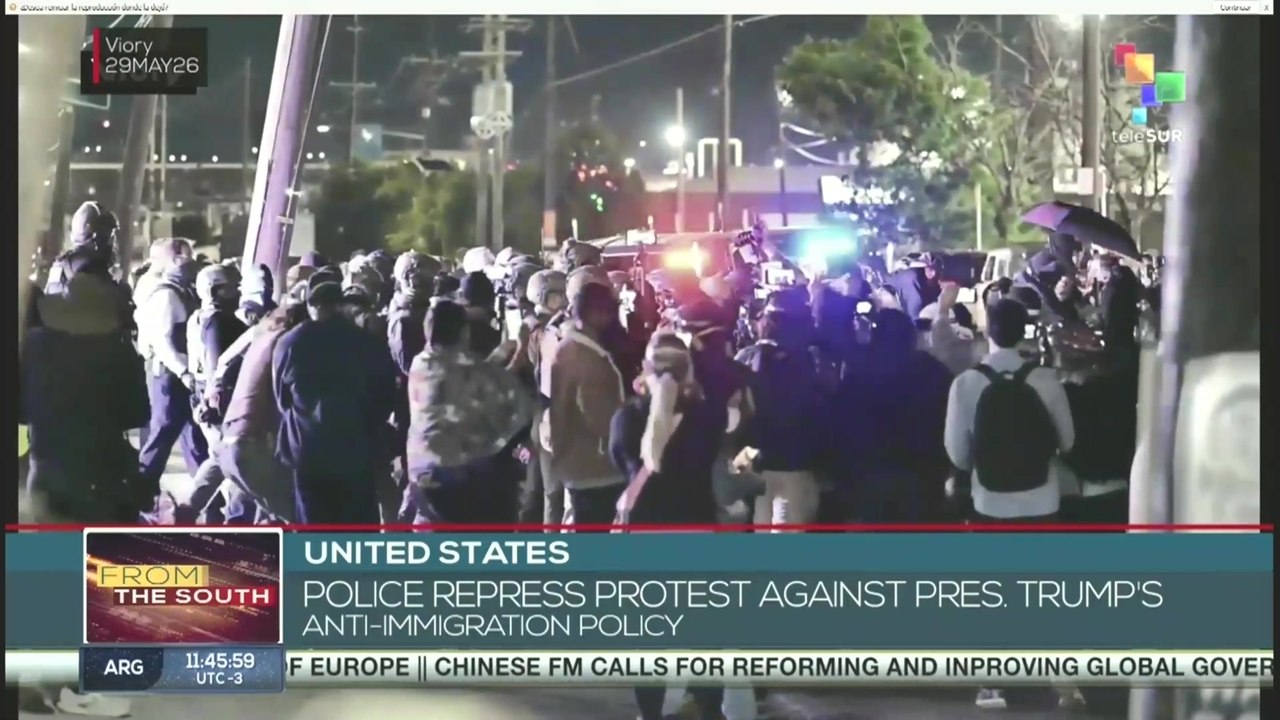 Police repress protest against pres. Trump's an...
