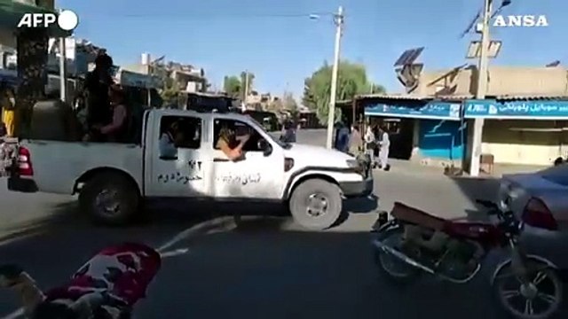 Afghanistan: cadono anche Herat e Ghazni, i Talebani verso Kabul