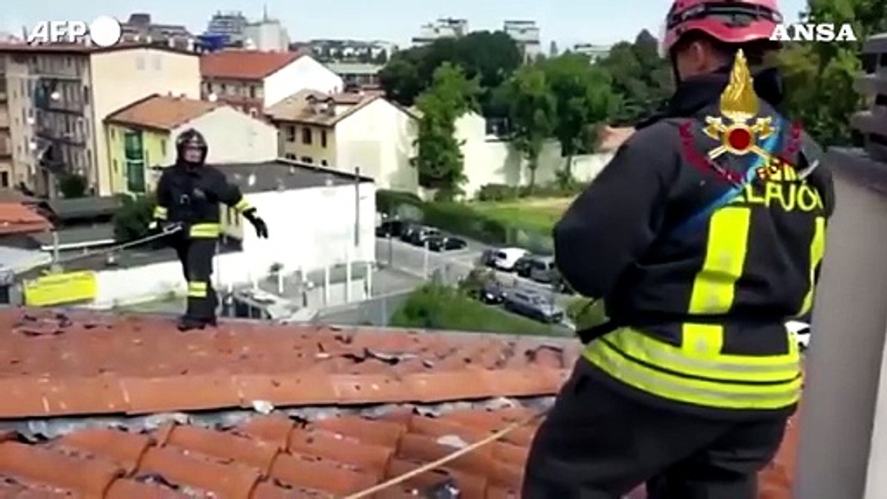 Incendio a Milano, i condomini: "L'allarme non ha suonato"