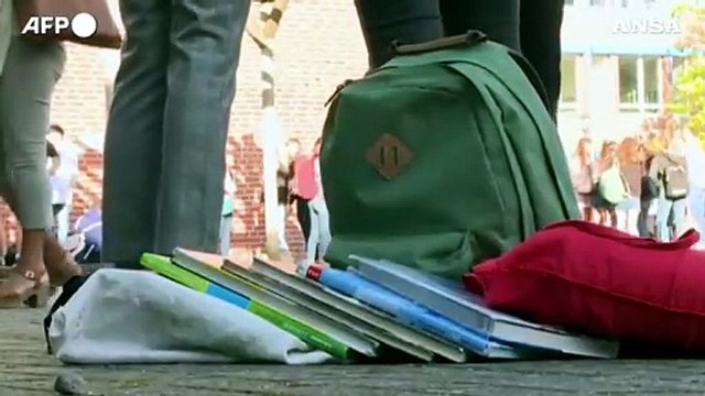 Green pass a scuola da domani, e' attesa per App
