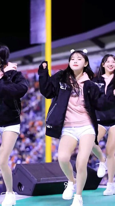Energetic Korean Baseball Cheerleading Dance + Cheerleader EP 37