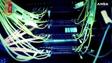 In un anno calano i  reati ma crescono gli sbarchi e il cybercrime