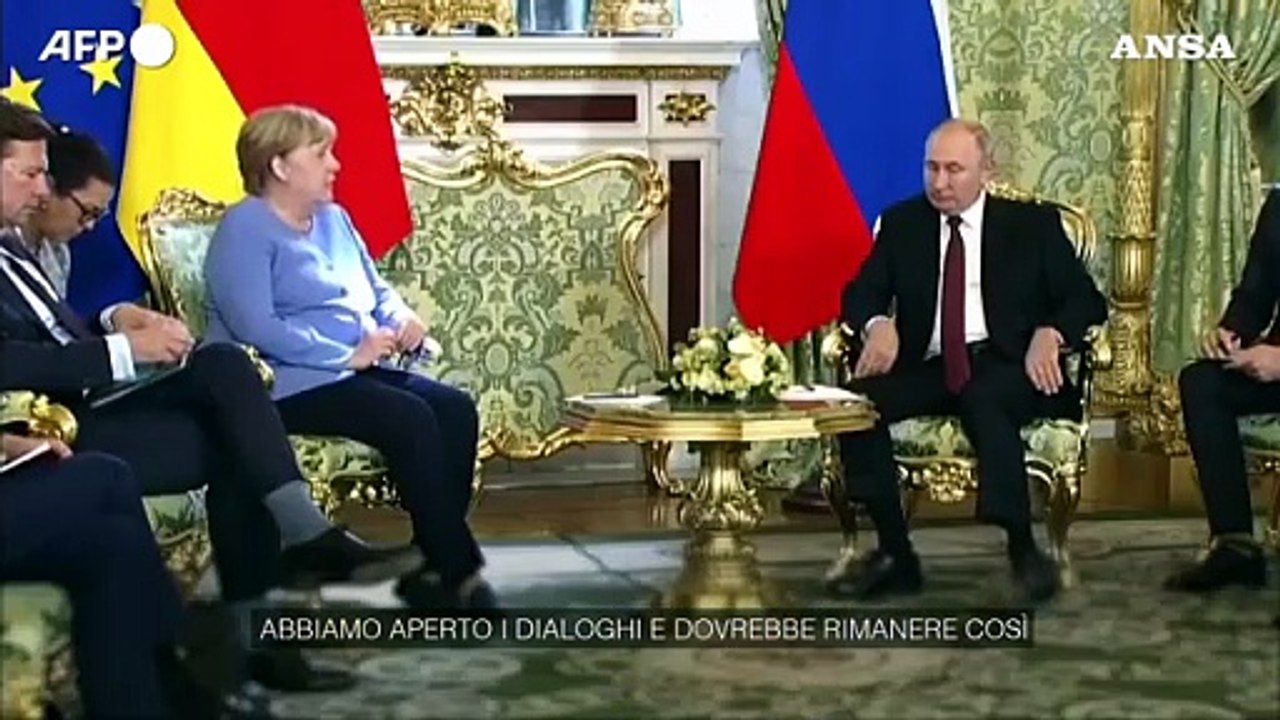 Angela Merkel: "Germania e Russia portino avanti il dialogo"