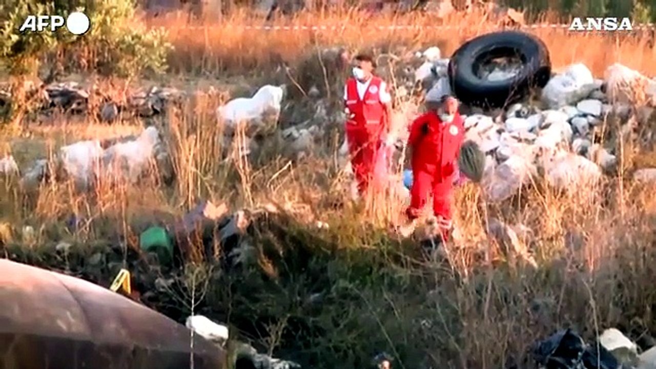 Libano, esplode autocisterna: almeno 20 morti