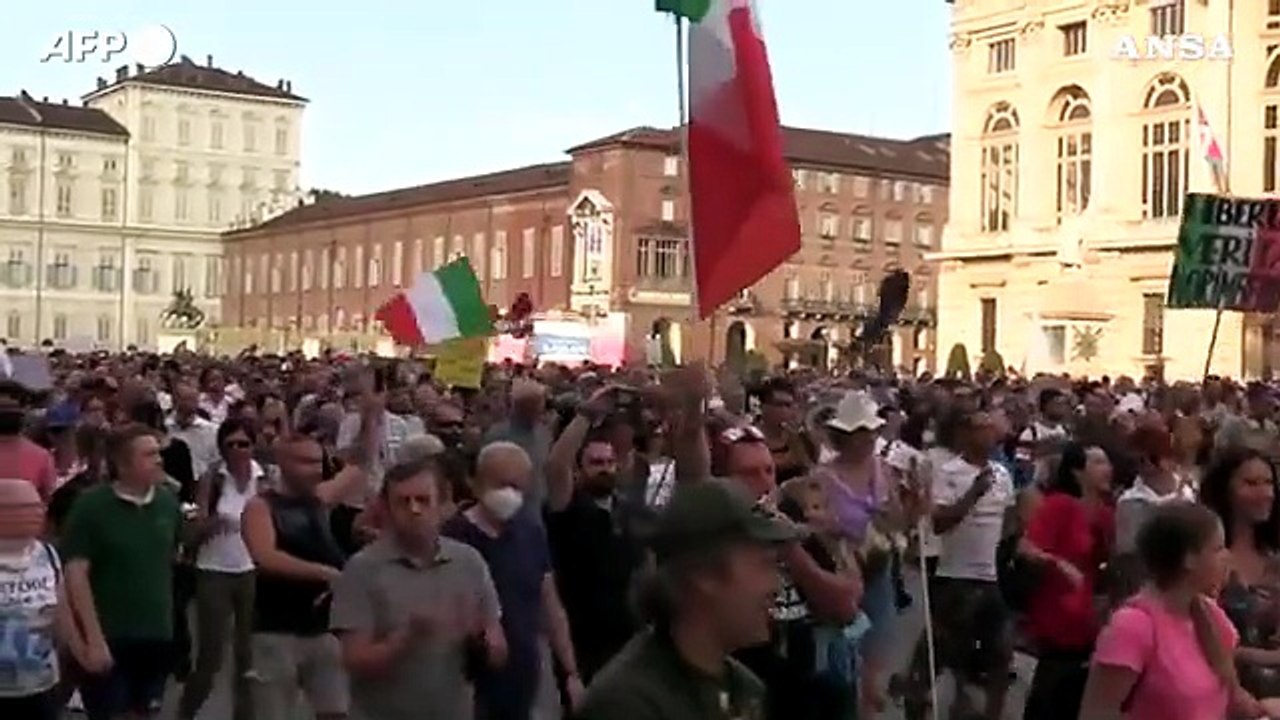 Dal primo settembre obbligo Green pass per i trasporti, protesta no vax