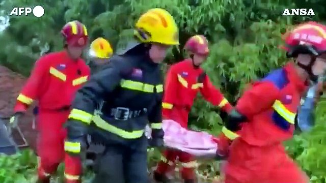 Terremoto in Cina, violenta scossa nel Sichuan: almeno due vittime