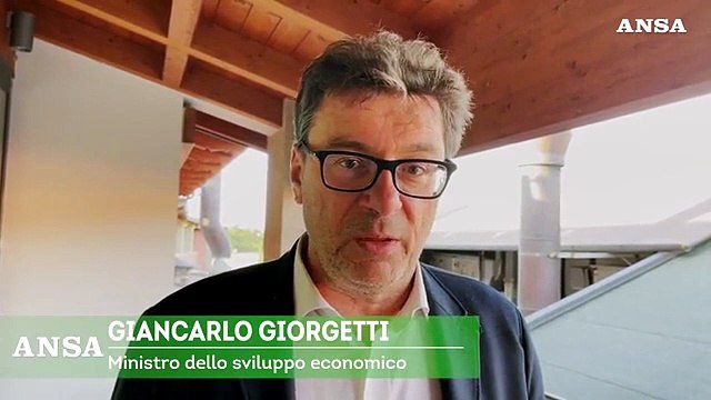 Giorgetti: C'e' l'ipotesi di estendere il green pass a tutti lavoratori