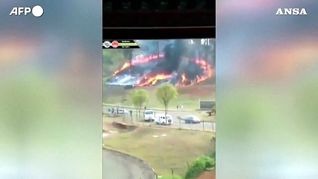 Brasile, piccolo aereo precipita a San Paolo: 7 vittime