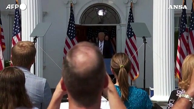 Donald Trump fa causa e chiede 100 milioni di dollari alla nipote Mary