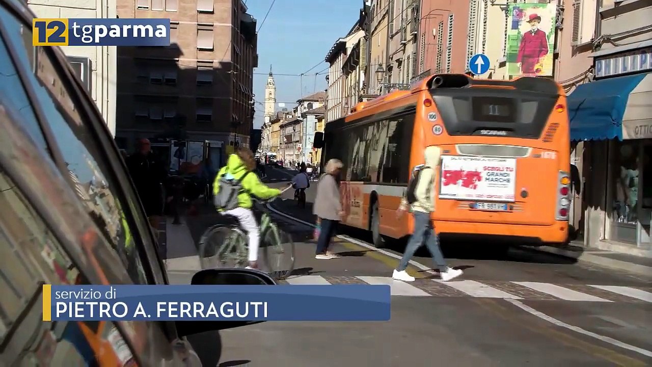 FUGGE IN BICI, TRAVOLGE UNA PERSONA E PICCHIA UN POLIZIOTTO: ARRESTATO | FUGGE IN BICI, TRAVOLGE UNA PERSONA E PICCHIA UN POLIZIOTTO: ARRESTATO