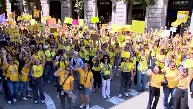 La Generalitat y los sindicatos docentes ponen fin a las huelgas y acuerdan mejora salarial