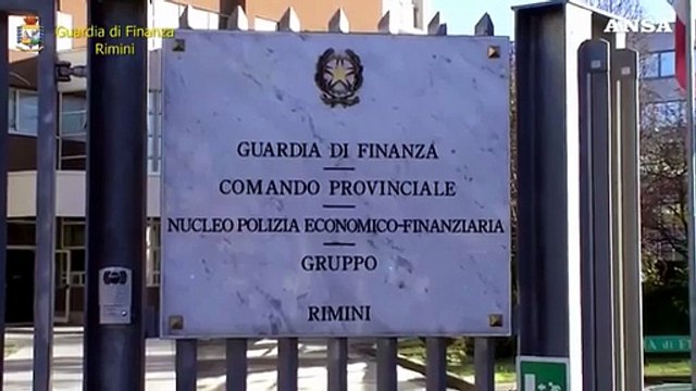 Coronavirus, Rimini: bloccata produzione mascherine griffe false