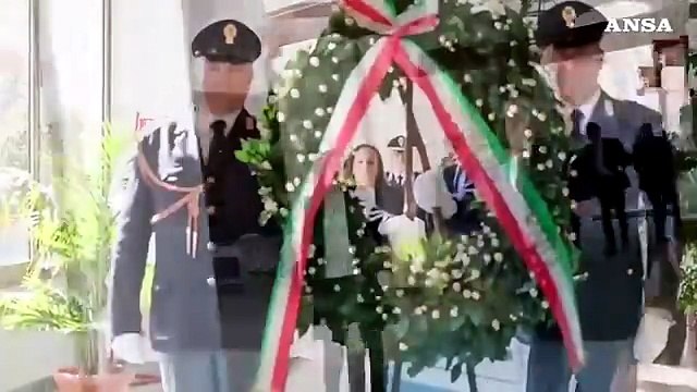 La cerimonia al Sacrario dei caduti della Polizia di Stato