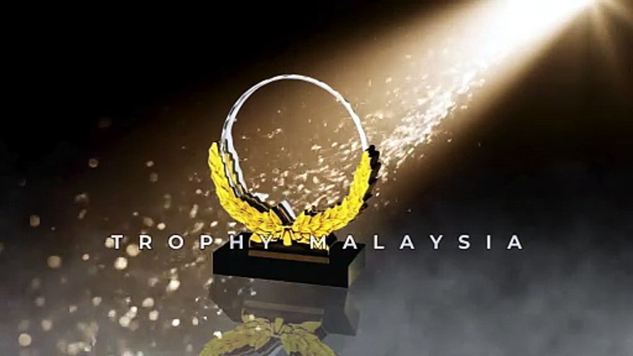 Golden Round Crystal Plaques at Trophy-World Malaysia | Custom Trophies & Plaques Supplier