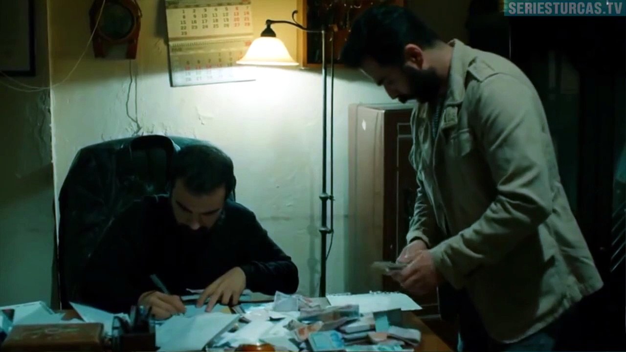 Adentro Capítulo 26 | Icerde | Novela Turca en Español