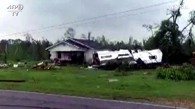 Usa, tornado nel Mississippi: almeno 6 morti