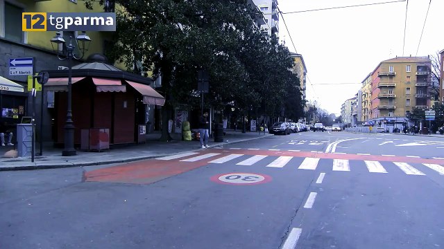 PRIMA LO AGGREDISCE, POI GLI RUBA IL CELLULARE: 27ENNE STRANIERO DENUNCIATO | PRIMA LO AGGREDISCE, POI GLI RUBA IL CELLULARE: 27ENNE STRANIERO DENUNCIATO