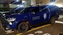 Homem é preso após agredir esposa na rua; vítima tinha medida protetiva
