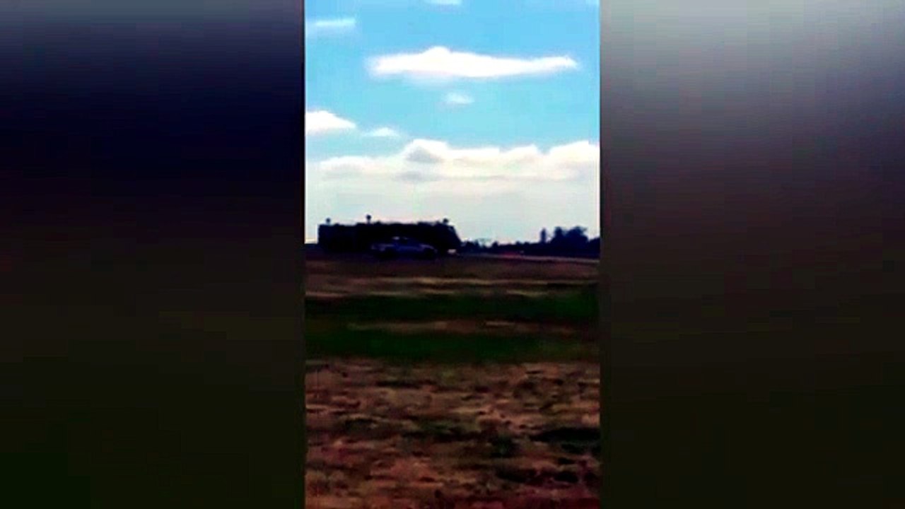 aereo si cappotta in atterraggio