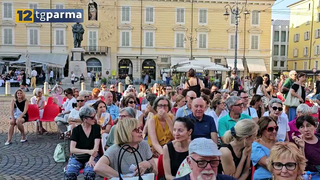 DEDALO , PIAZZA GARIBALDI GREMITA PER CONCITA DE GREGORIO E ANDREA SCANZI | DEDALO , PIAZZA GARIBALDI GREMITA PER CONCITA DE GREGORIO E ANDREA SCANZI