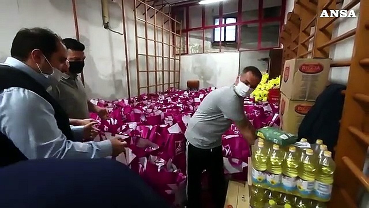 Coronavirus, a Napoli mille spese al giorno per i bisognosi